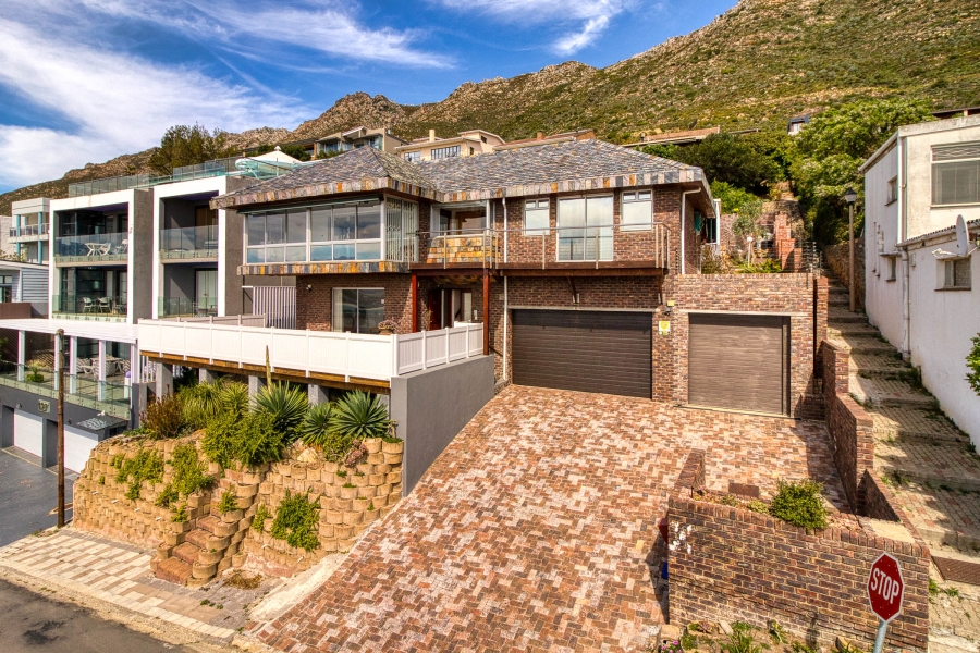 4 Bedroom Property for Sale in Gordons Bay Village Western Cape